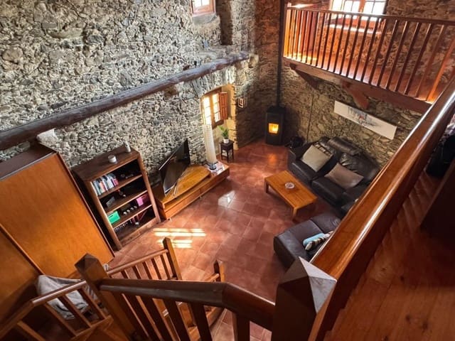 4 makuuhuone Huvila myytävänä paikassa Rabós mukana 
autotalli - 550 000 € (Ref: 9791197)