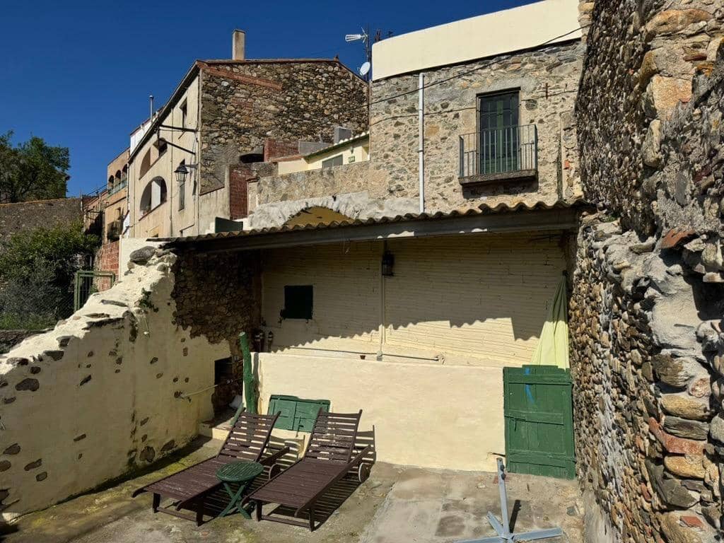 4 makuuhuone Huvila myytävänä paikassa Rabos mukana 
autotalli - 550 000 € (Ref: 9791197)