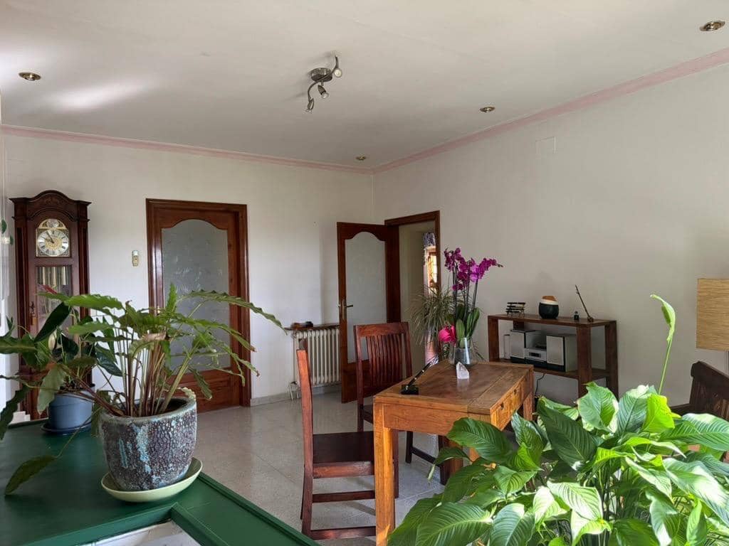 4 makuuhuone Huvila myytävänä paikassa Rabos mukana 
autotalli - 550 000 € (Ref: 9791197)