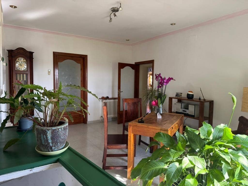 4 makuuhuone Huvila myytävänä paikassa Rabos mukana 
autotalli - 550 000 € (Ref: 9791197)