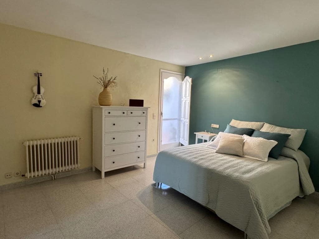 4 makuuhuone Huvila myytävänä paikassa Rabos mukana 
autotalli - 550 000 € (Ref: 9791197)