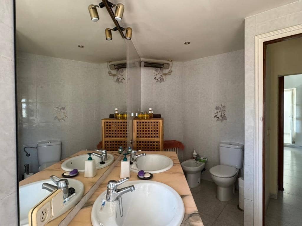 4 makuuhuone Huvila myytävänä paikassa Rabos mukana 
autotalli - 550 000 € (Ref: 9791197)