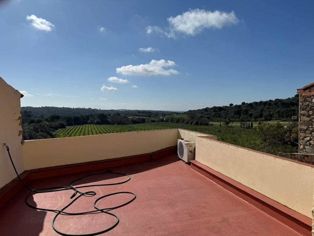 4 makuuhuone Huvila myytävänä paikassa Rabos mukana 
autotalli - 550 000 € (Ref: 9791197)