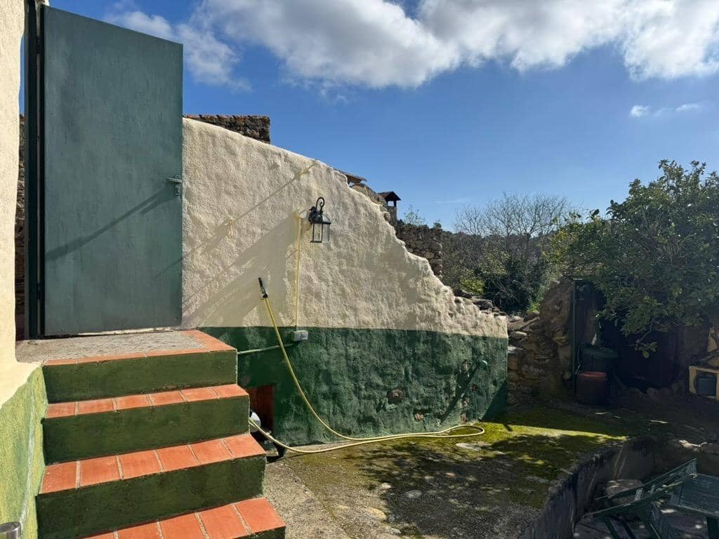 4 makuuhuone Huvila myytävänä paikassa Rabos mukana 
autotalli - 550 000 € (Ref: 9791197)