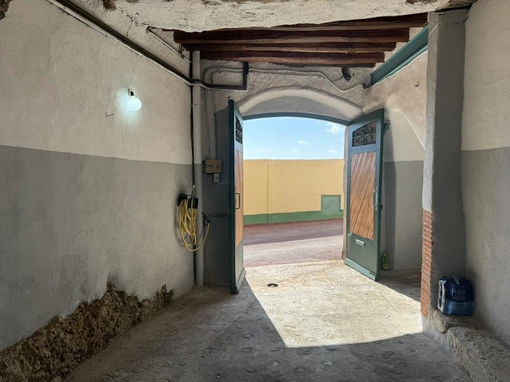 4 makuuhuone Huvila myytävänä paikassa Rabos mukana 
autotalli - 550 000 € (Ref: 9791197)