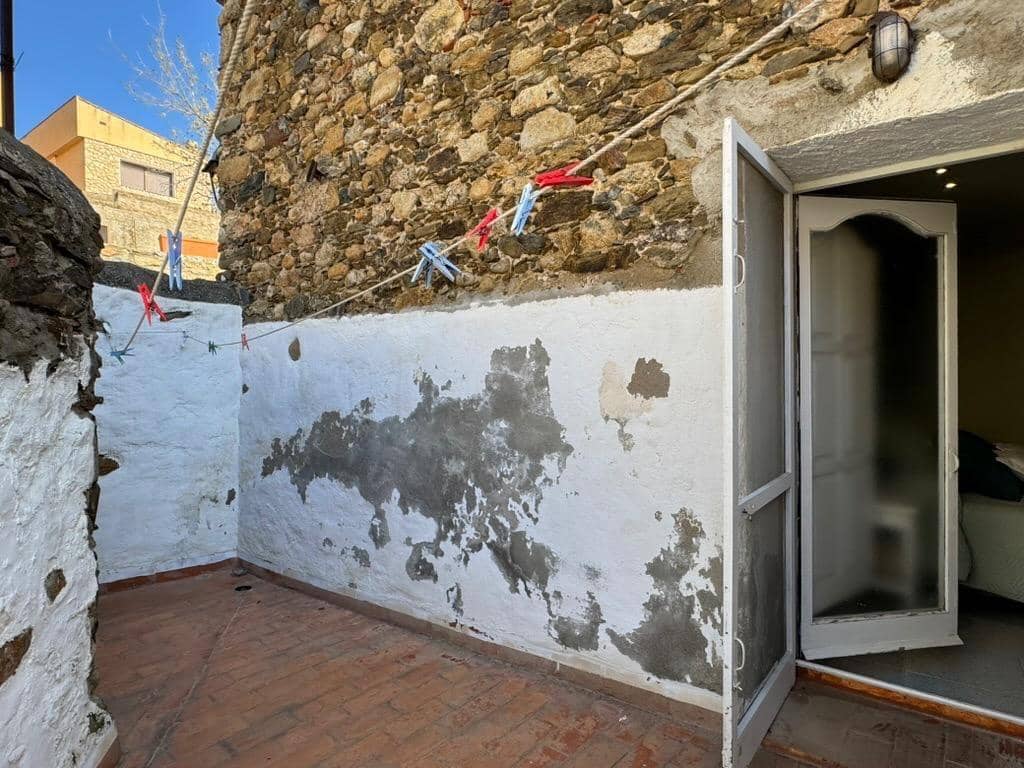 4 makuuhuone Huvila myytävänä paikassa Rabos mukana 
autotalli - 550 000 € (Ref: 9791197)