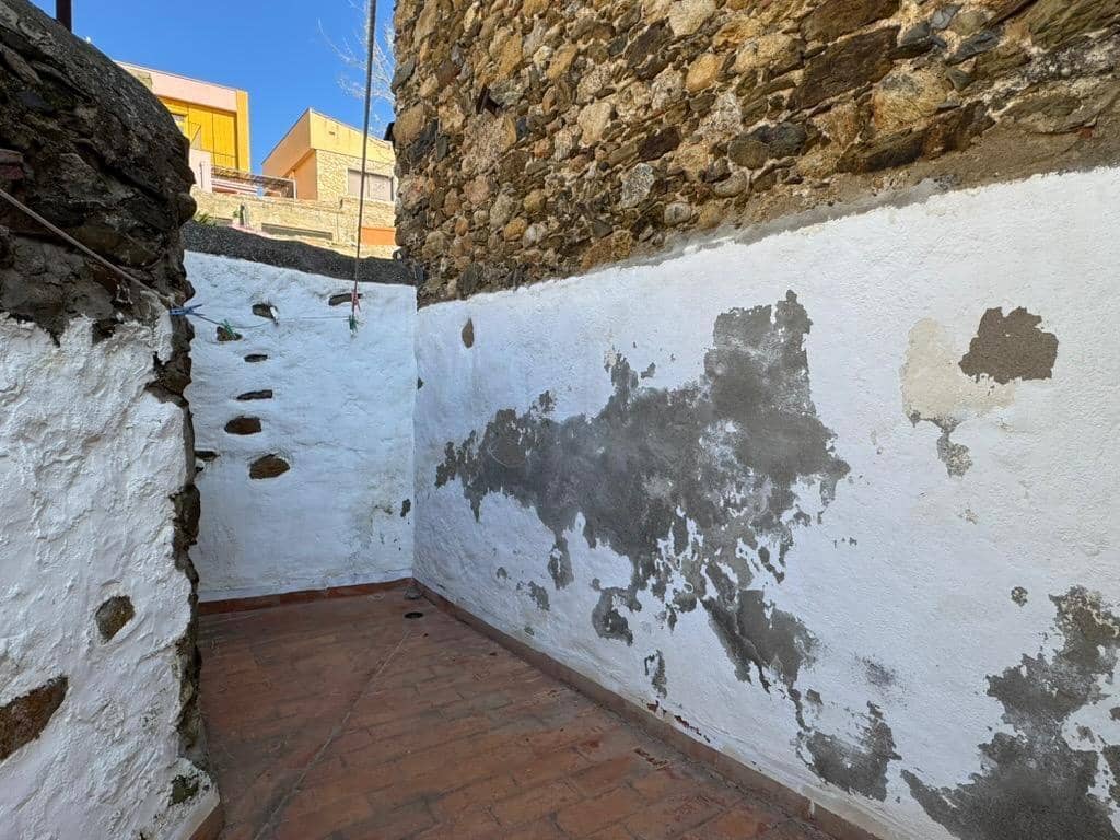 4 makuuhuone Huvila myytävänä paikassa Rabos mukana 
autotalli - 550 000 € (Ref: 9791197)