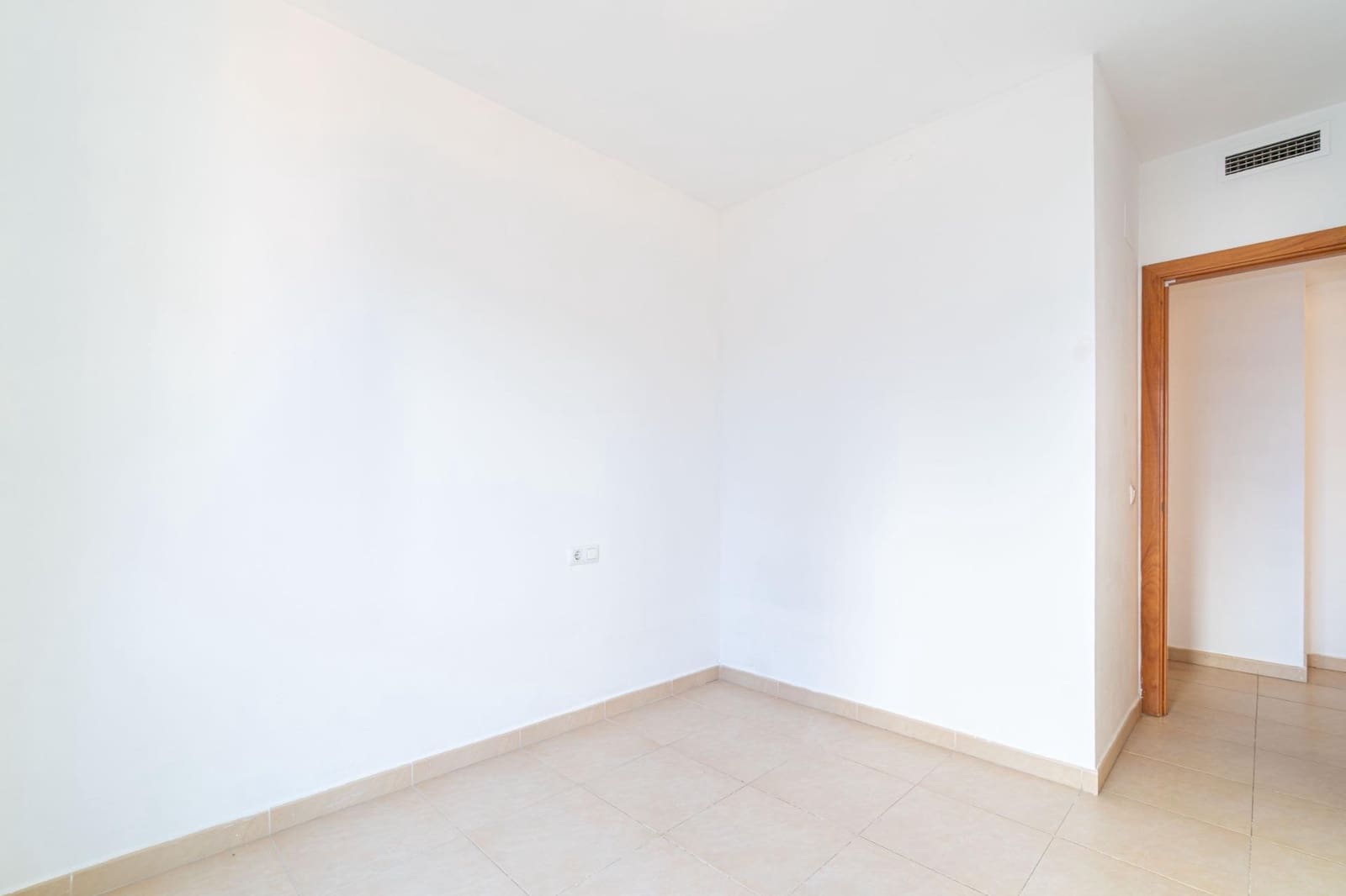 3 bedroom Flat for sale in Figueres with garage - € 185,000 (Ref: 9812263)