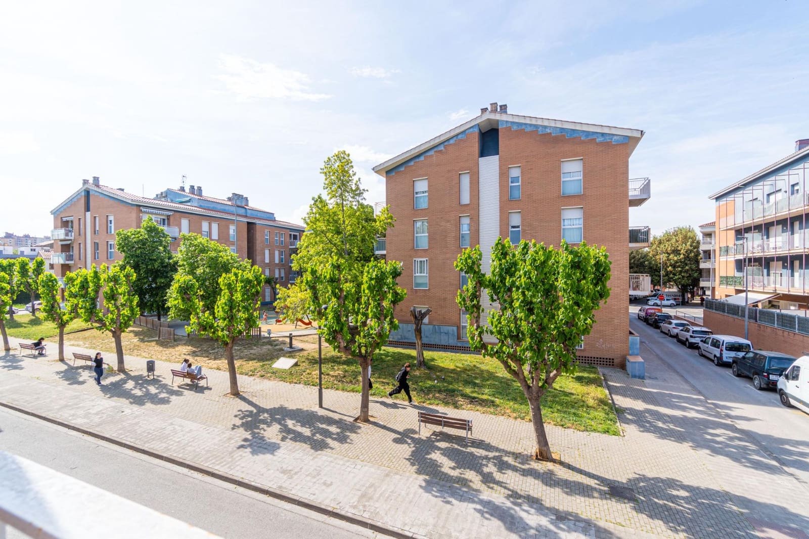 3 bedroom Flat for sale in Figueres with garage - € 185,000 (Ref: 9812263)
