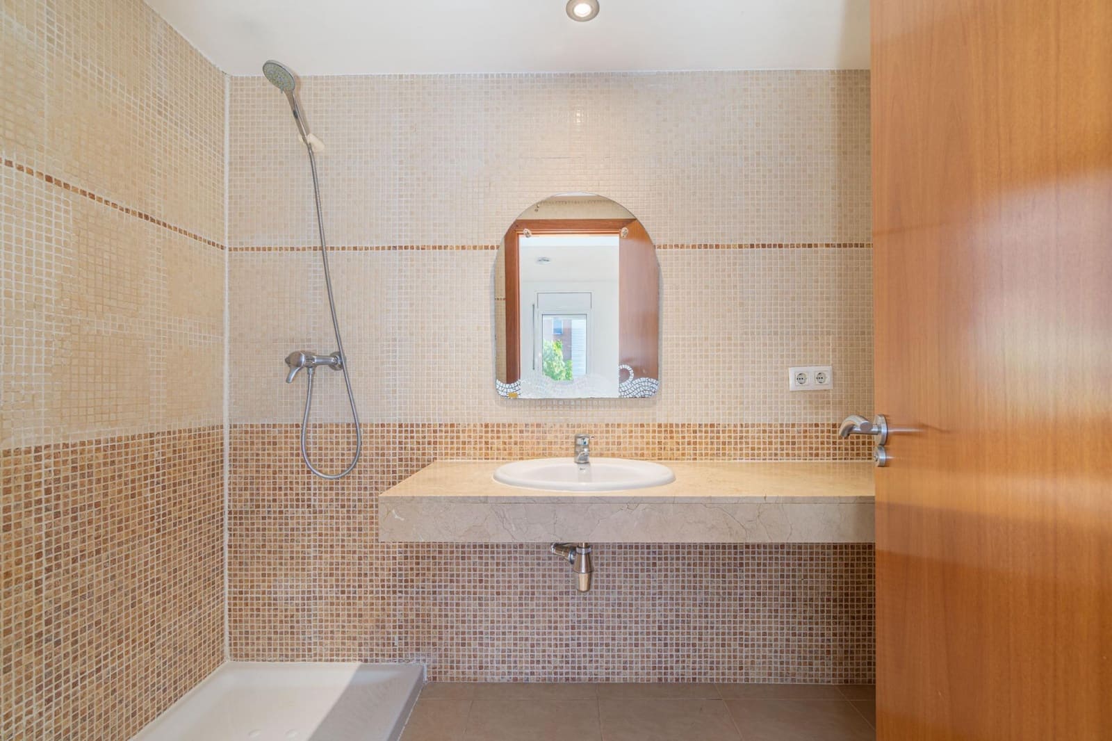 3 bedroom Flat for sale in Figueres with garage - € 185,000 (Ref: 9812263)