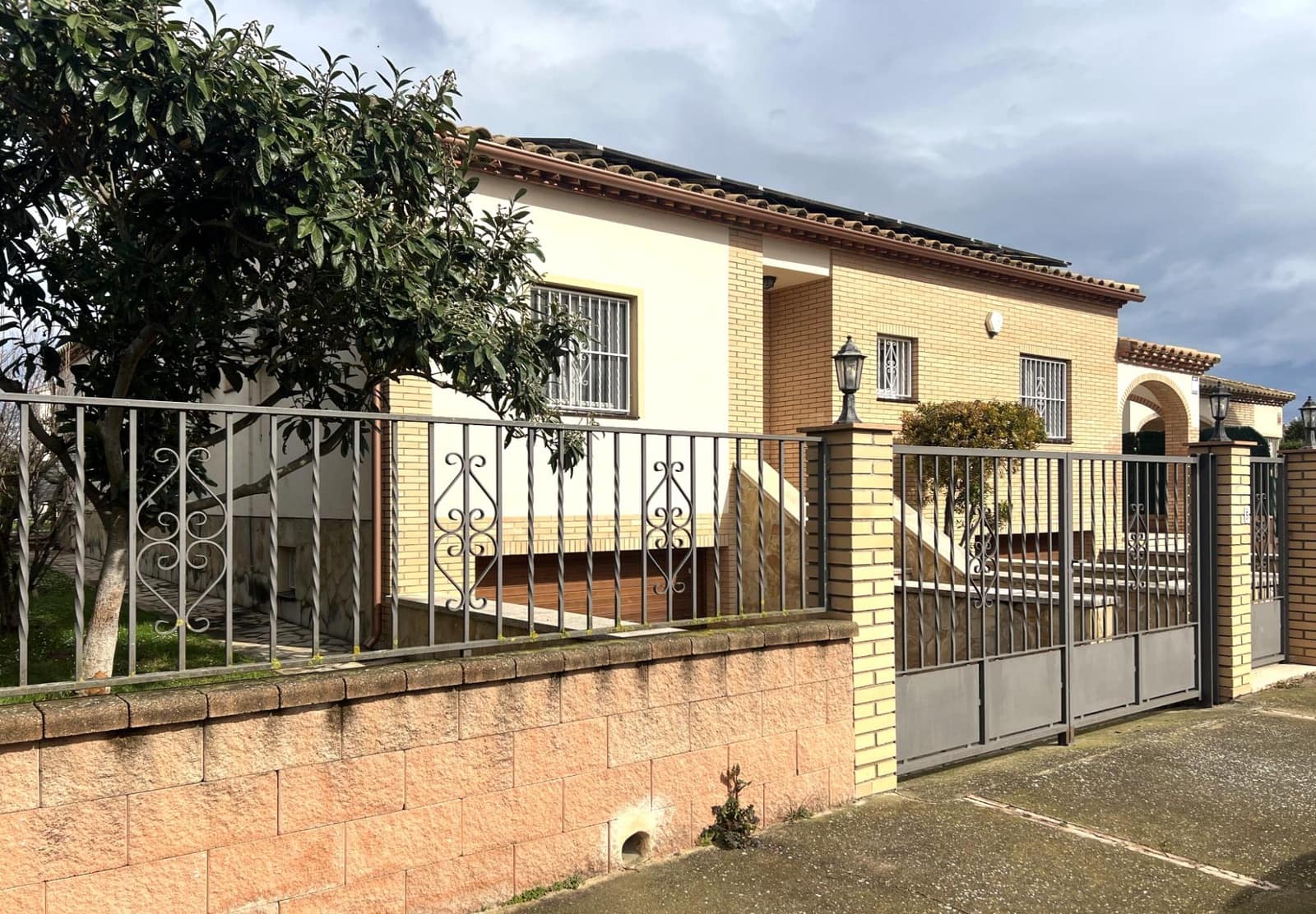 4 sypialnia Willa na sprzedaż w Sant Pere Pescador z basenem garażem - 495 000 € (Ref: 9812264)