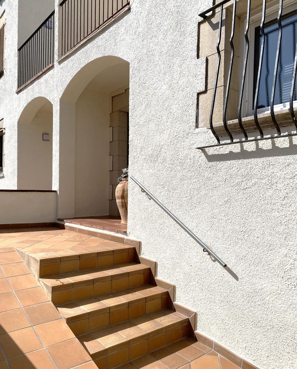 2 bedroom Townhouse for sale in Sant Pere Pescador with garage - € 289,000 (Ref: 9820331)