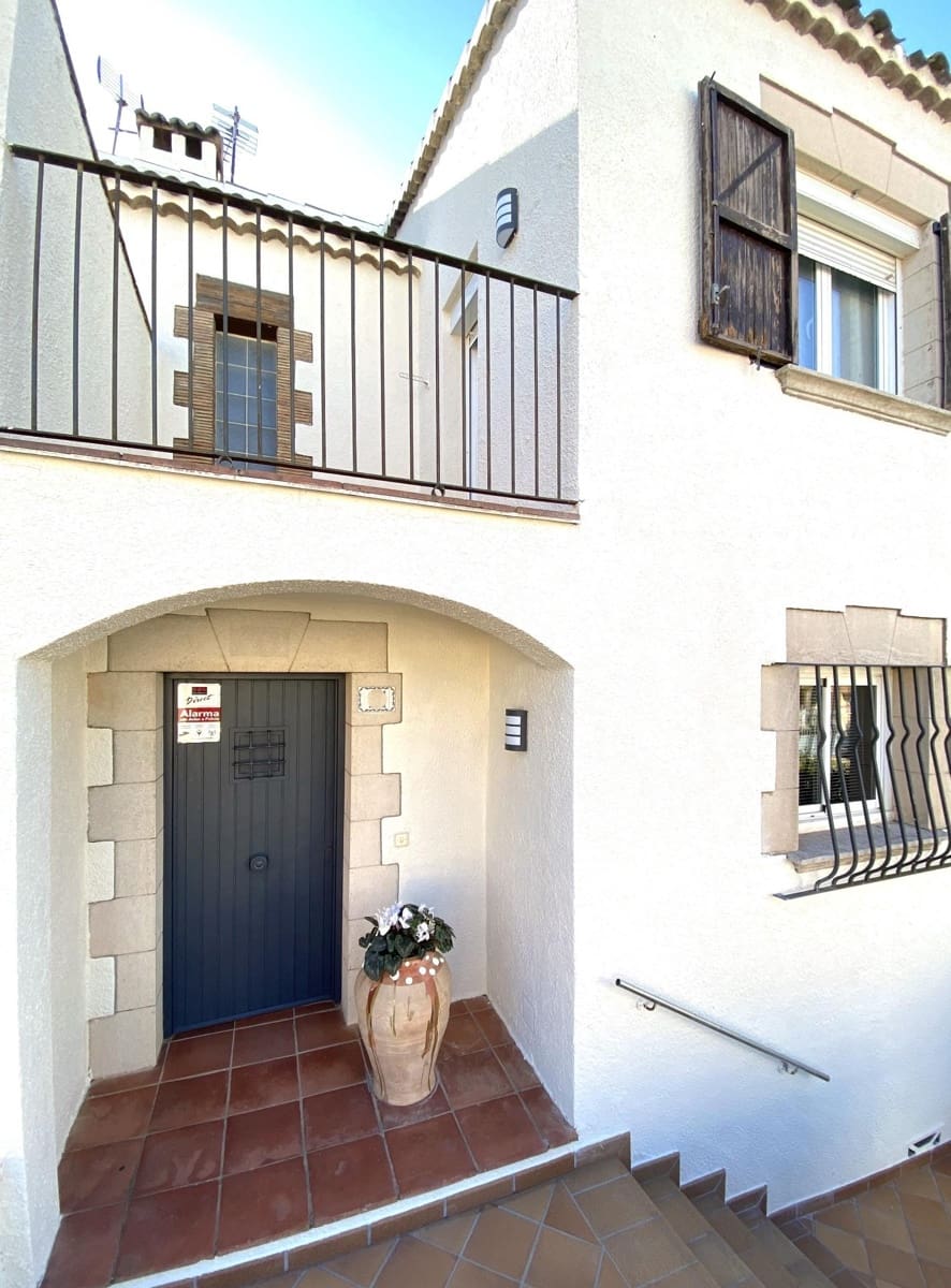 2 bedroom Townhouse for sale in Sant Pere Pescador with garage - € 289,000 (Ref: 9820331)