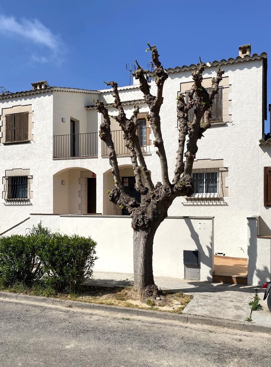 2 bedroom Townhouse for sale in Sant Pere Pescador with garage - € 289,000 (Ref: 9820331)