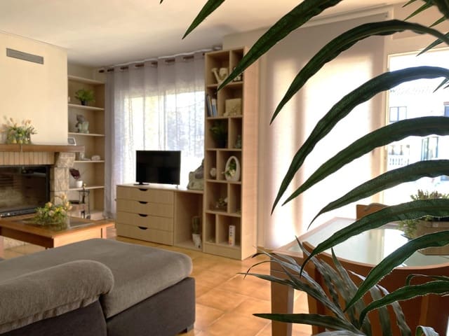 2 bedroom Townhouse for sale in Sant Pere Pescador with garage - € 289,000 (Ref: 9820331)