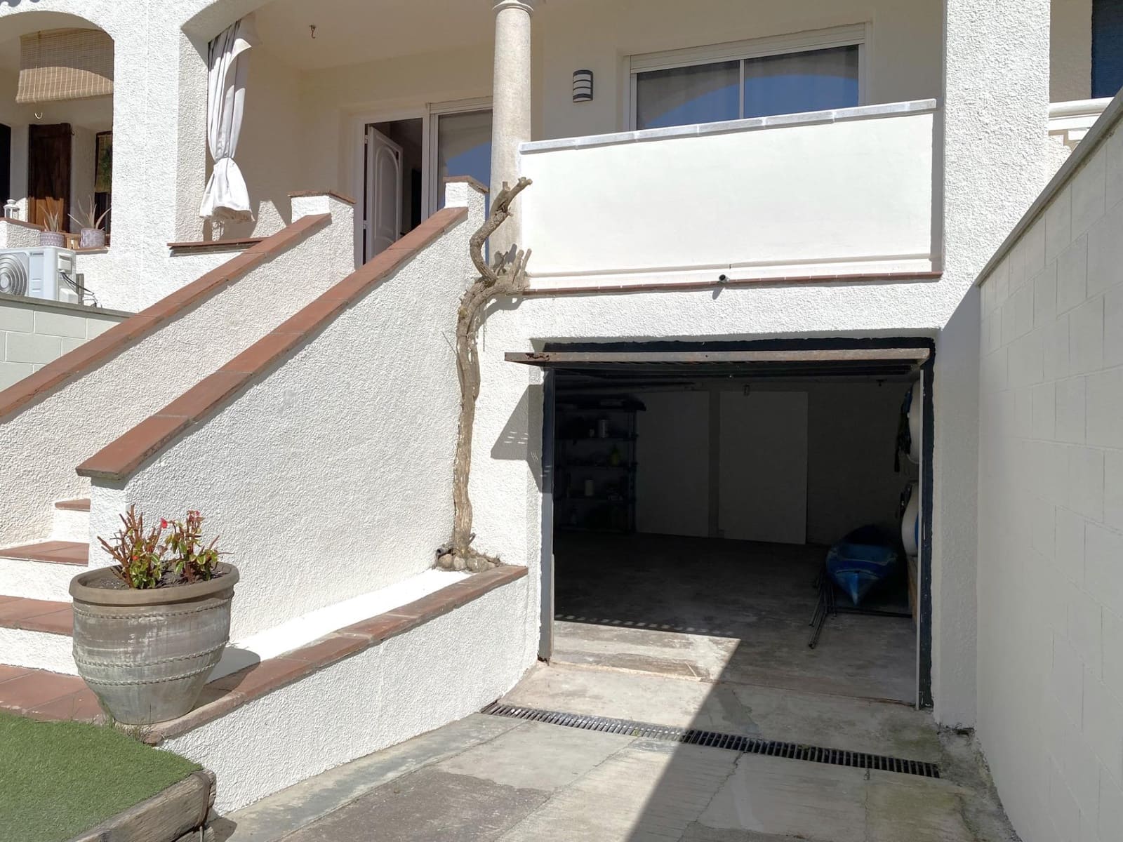 2 bedroom Townhouse for sale in Sant Pere Pescador with garage - € 289,000 (Ref: 9820331)