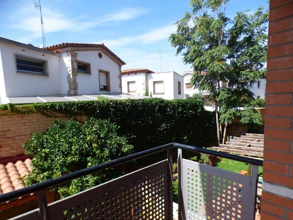 3 bedroom Flat for sale in Figueres - € 175,000 (Ref: 9927543)