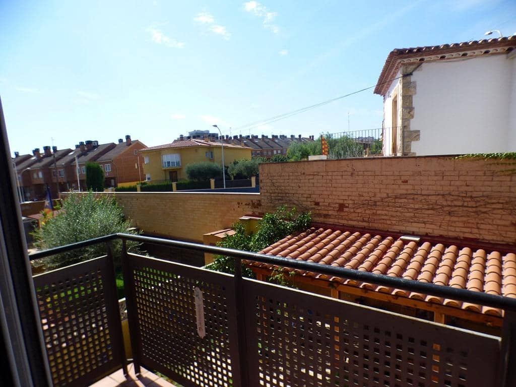 3 bedroom Flat for sale in Figueres - € 175,000 (Ref: 9927543)
