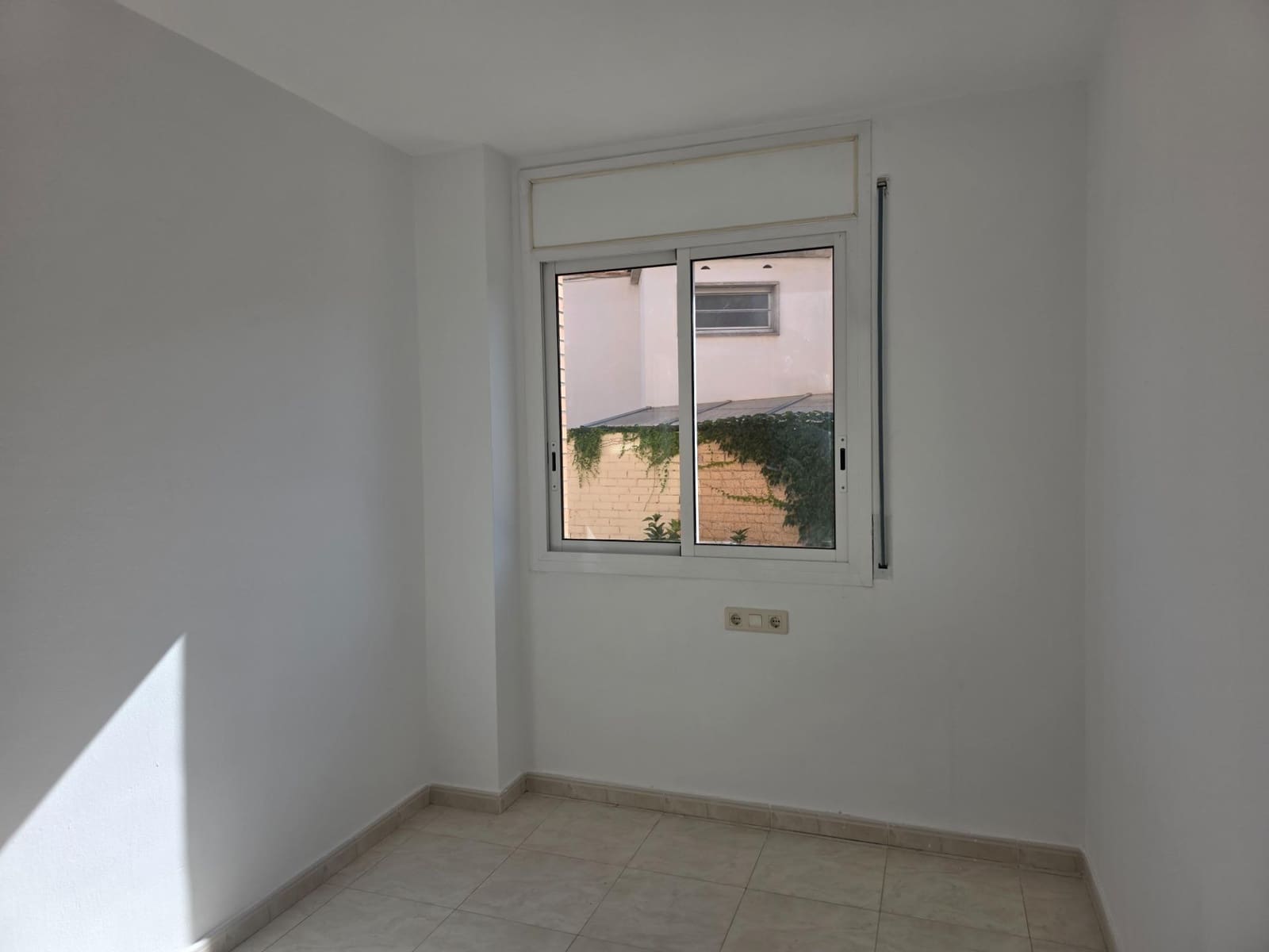 3 bedroom Flat for sale in Figueres - € 175,000 (Ref: 9927543)