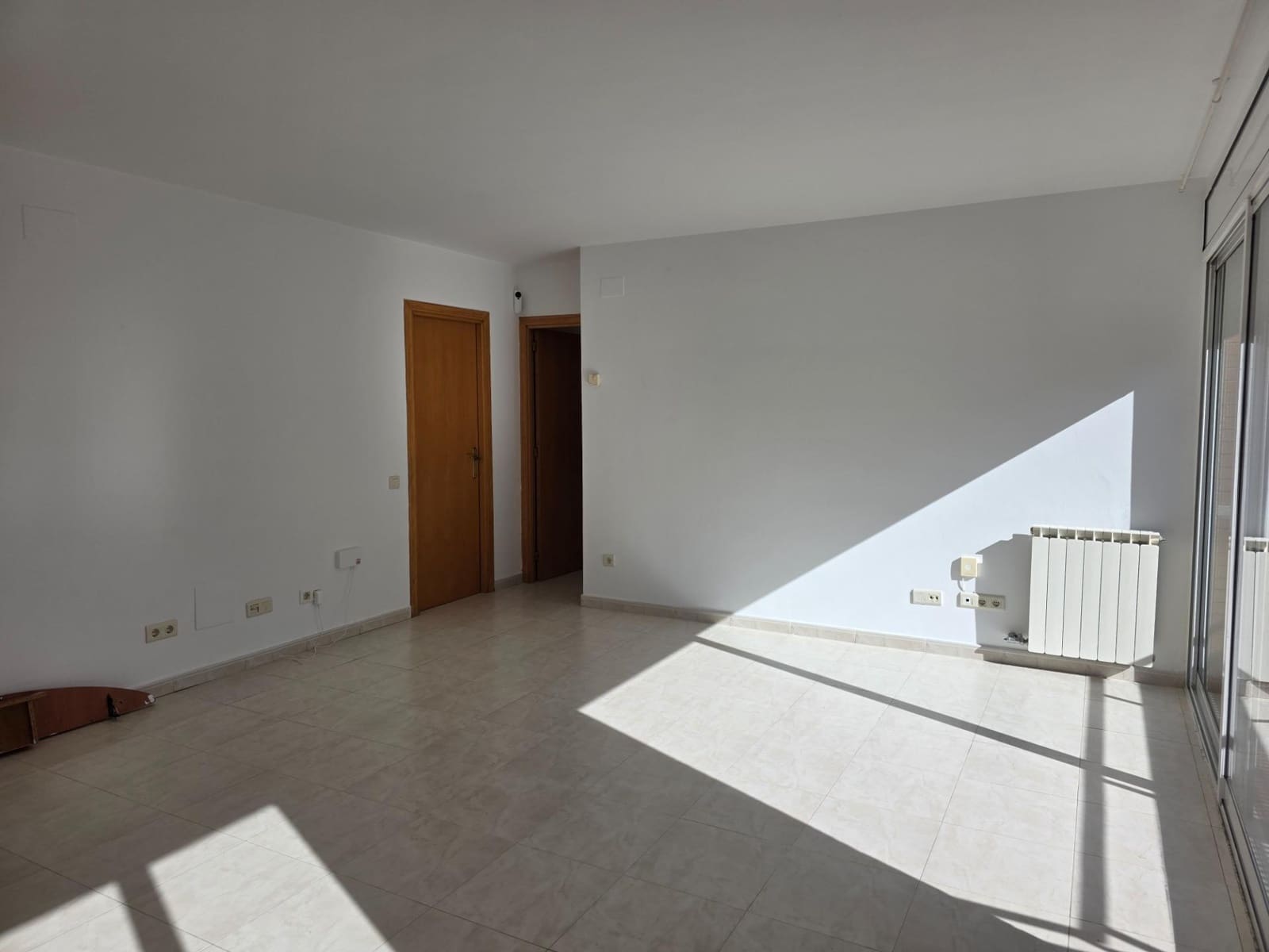 3 bedroom Flat for sale in Figueres - € 175,000 (Ref: 9927543)