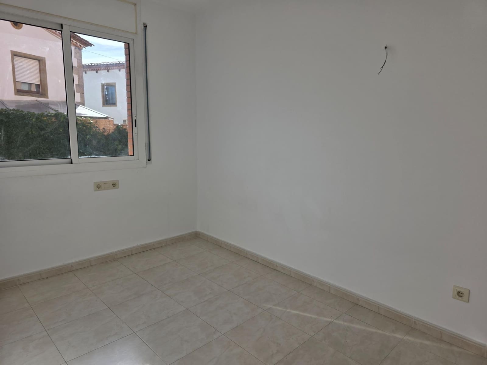 3 bedroom Flat for sale in Figueres - € 175,000 (Ref: 9927543)