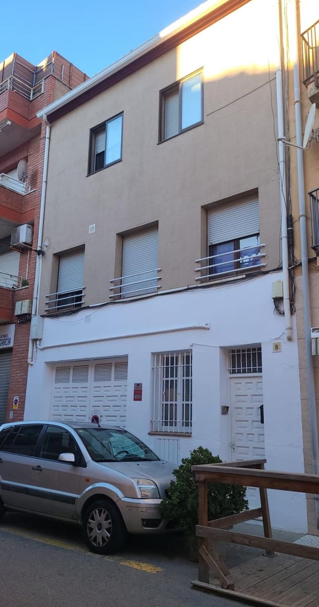 6 chambre Villa/Maison Mitoyenne à vendre à Llanca avec garage - 360 000 € (Ref: 9927545)