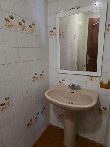 6 chambre Villa/Maison Mitoyenne à vendre à Llançà avec garage - 360 000 € (Ref: 9927545)