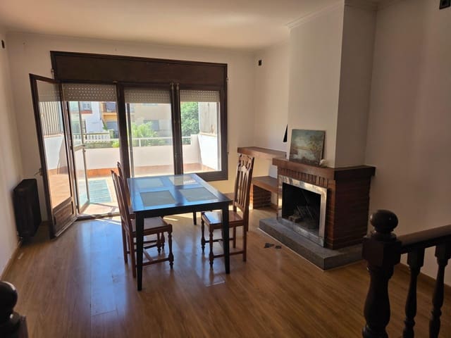 6 chambre Villa/Maison Mitoyenne à vendre à Llançà avec garage - 360 000 € (Ref: 9927545)
