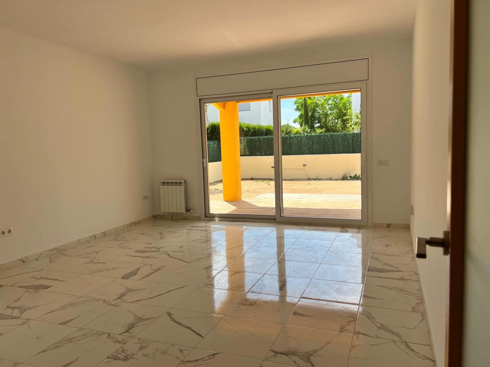 4 bedroom Villa for rent in Avinyonet de Puigventos with garage - € 1,300 (Ref: 9927547)
