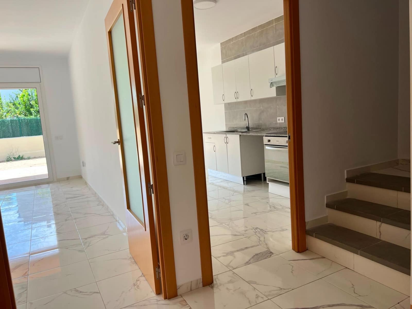 4 bedroom Villa for rent in Avinyonet de Puigventos with garage - € 1,300 (Ref: 9927547)
