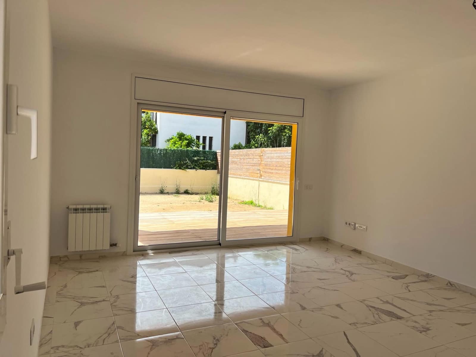 4 bedroom Villa for rent in Avinyonet de Puigventos with garage - € 1,300 (Ref: 9927547)