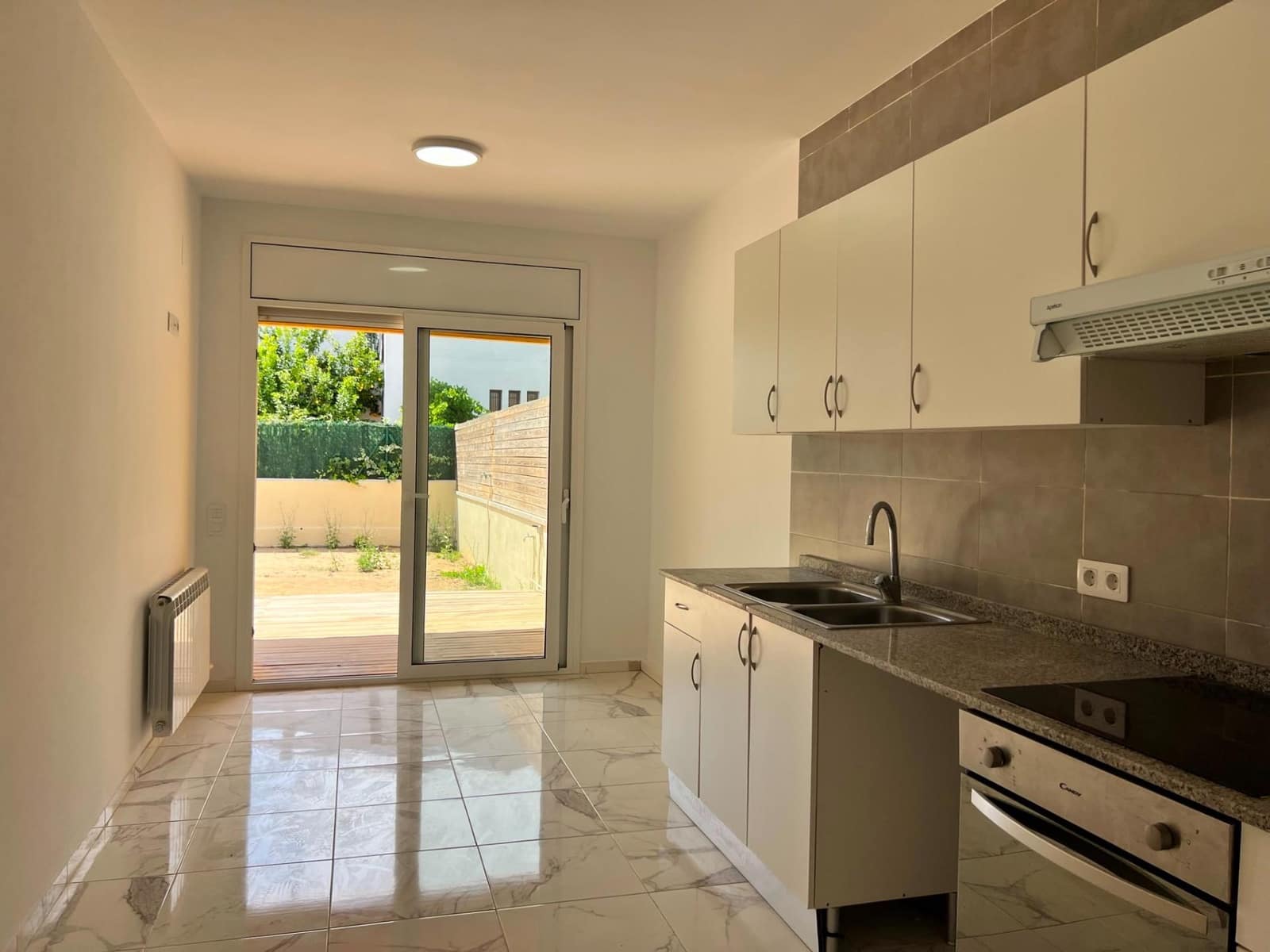 4 bedroom Villa for rent in Avinyonet de Puigventos with garage - € 1,300 (Ref: 9927547)