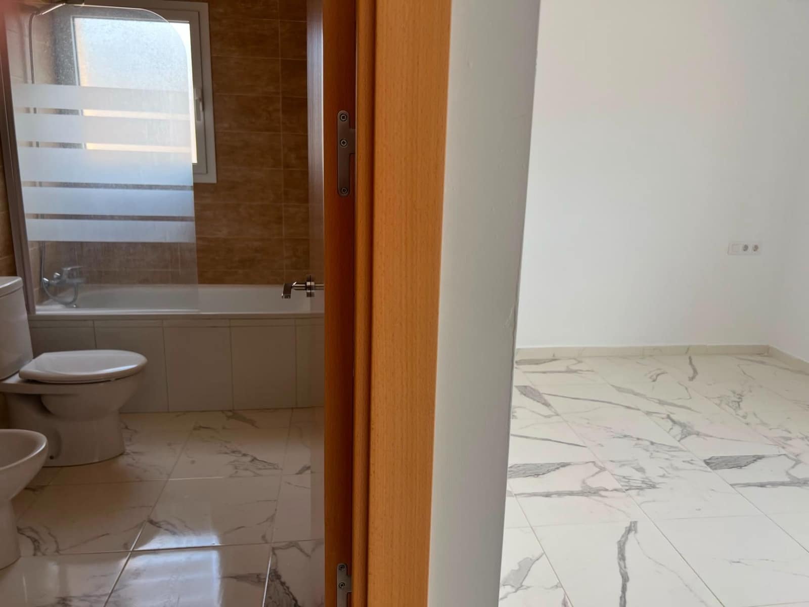 4 bedroom Villa for rent in Avinyonet de Puigventos with garage - € 1,300 (Ref: 9927547)