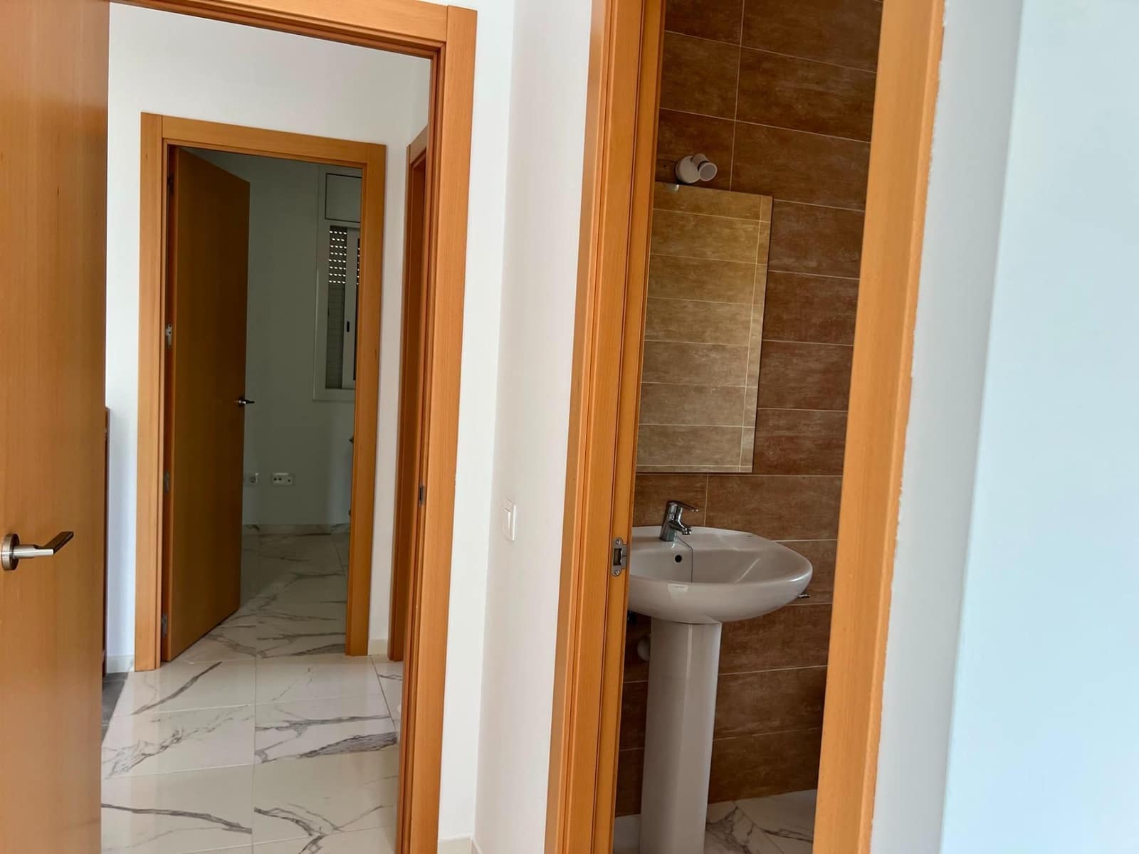 4 bedroom Villa for rent in Avinyonet de Puigventos with garage - € 1,300 (Ref: 9927547)