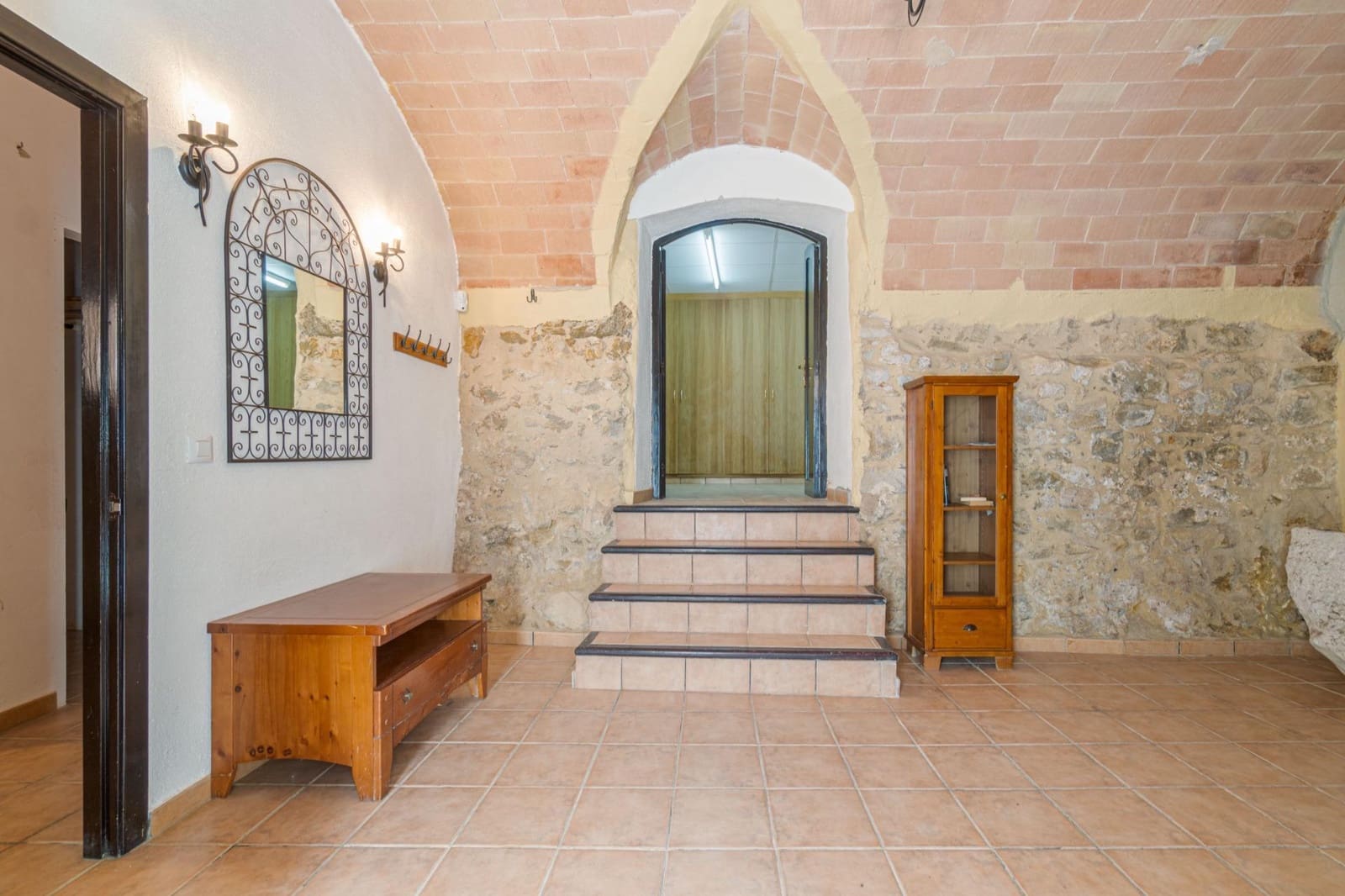 4 bedroom Townhouse for sale in Llers - € 330,000 (Ref: 9959920)