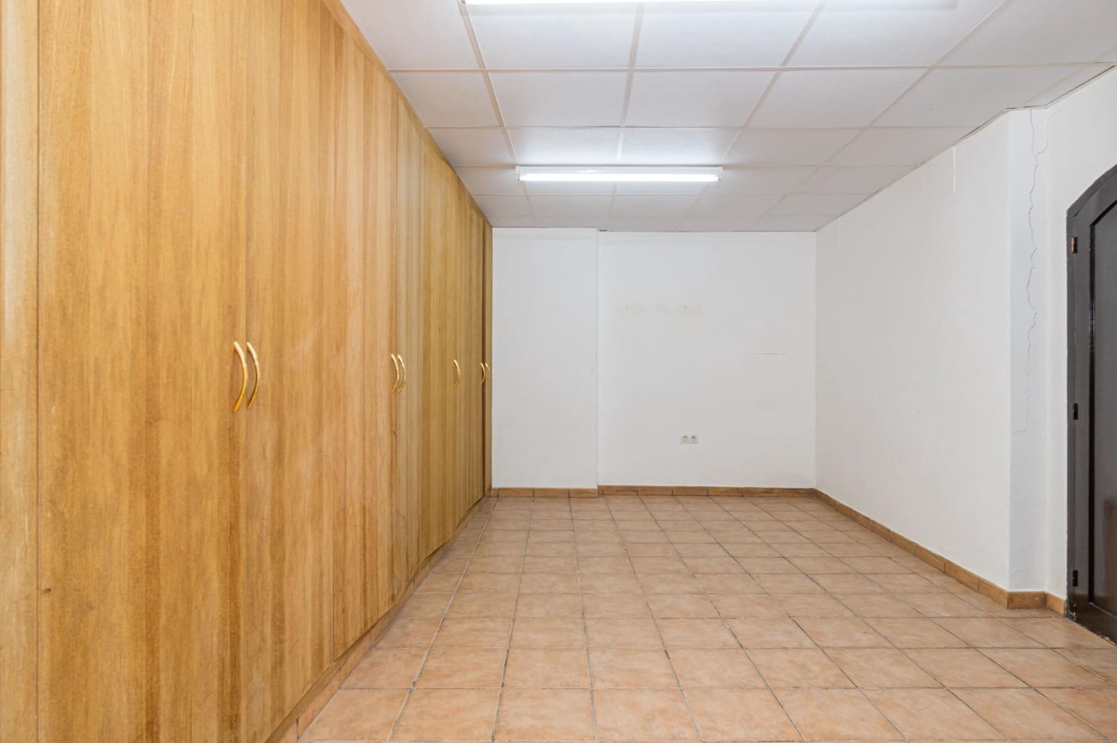 4 bedroom Townhouse for sale in Llers - € 330,000 (Ref: 9959920)