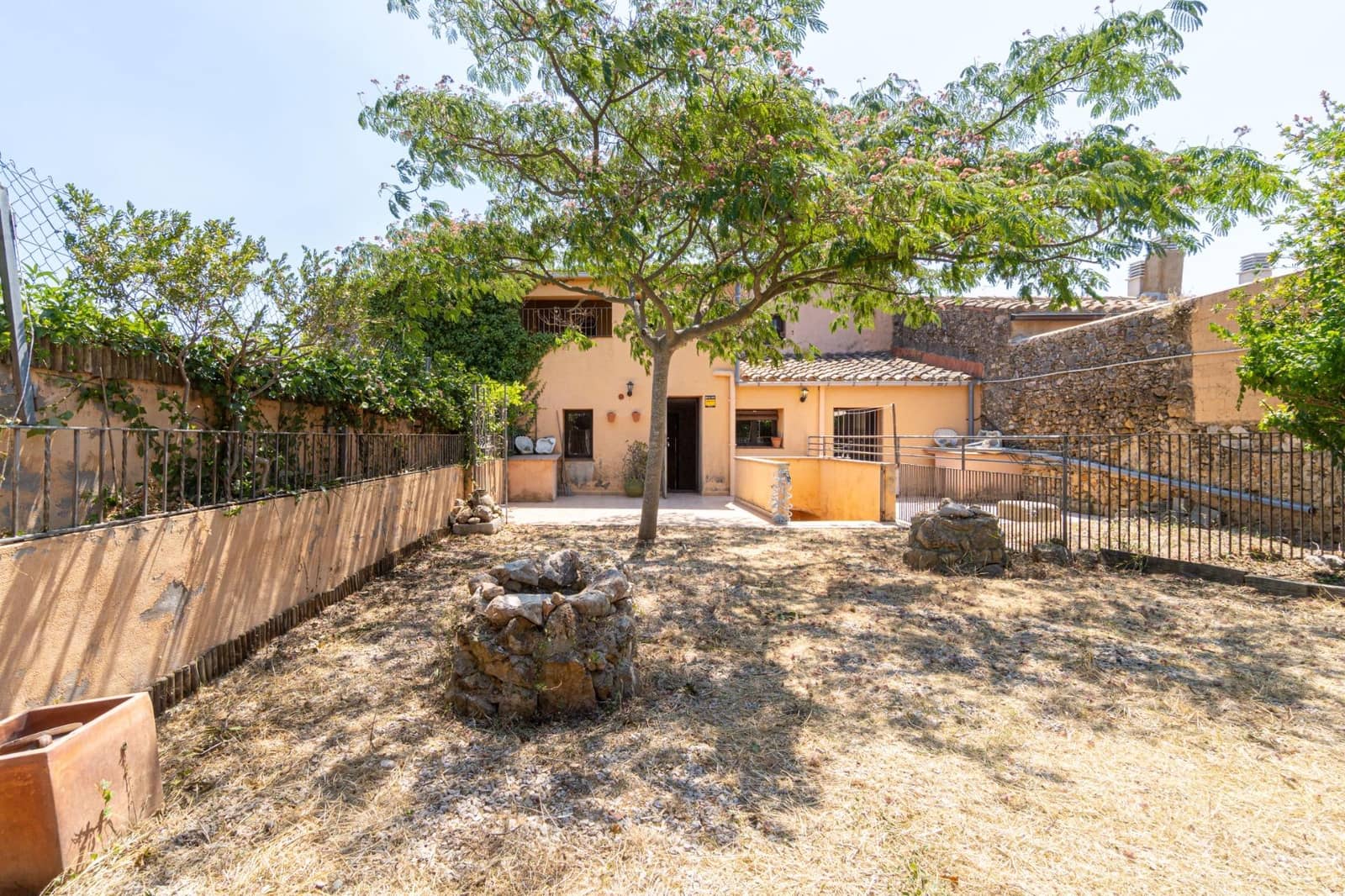 4 bedroom Townhouse for sale in Llers - € 330,000 (Ref: 9959920)
