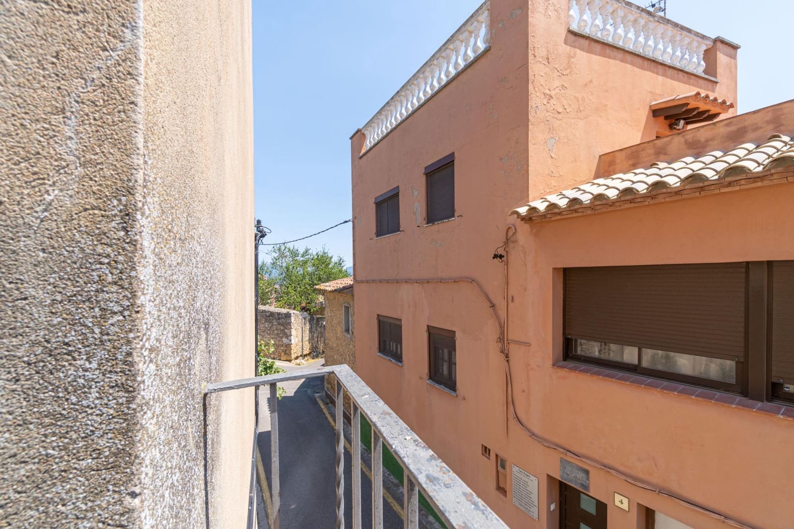 4 bedroom Townhouse for sale in Llers - € 330,000 (Ref: 9959920)