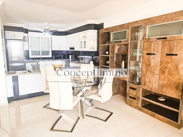 Piso de 2 habitaciones en Roque del Conde, Adeje en venta con piscina garaje - 395.000 € (Ref: 10016741)