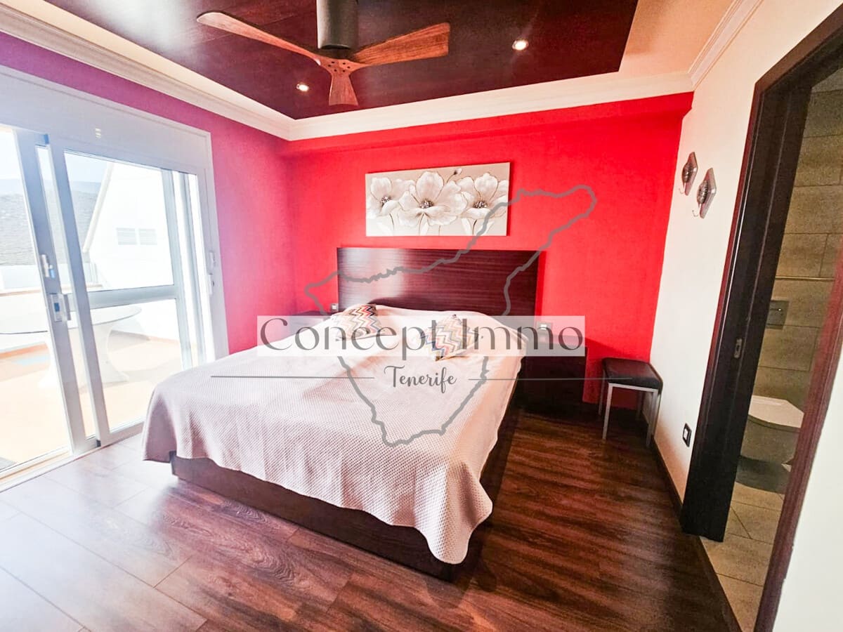2 bedroom Flat for sale in Roque del Conde with pool garage - € 395,000 (Ref: 10016741)