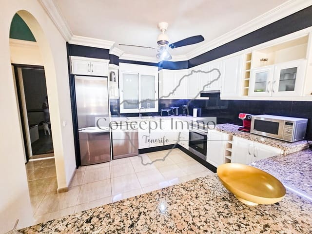 Piso de 2 habitaciones en Roque del Conde, Adeje en venta con piscina garaje - 395.000 € (Ref: 10016741)