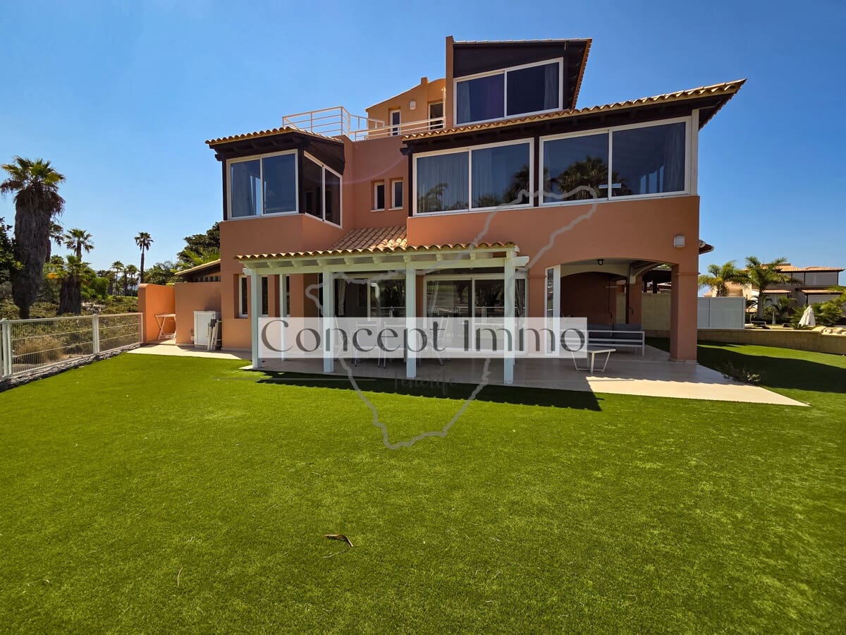 4 Zimmer Reihenhaus zu verkaufen in Costa Adeje mit Pool Garage - 1.350.000 € (Ref: 10033132)