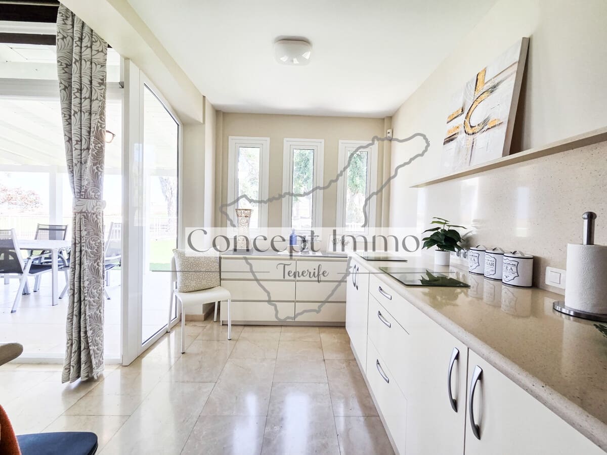 4 Zimmer Reihenhaus zu verkaufen in Costa Adeje mit Pool Garage - 1.350.000 € (Ref: 10033132)