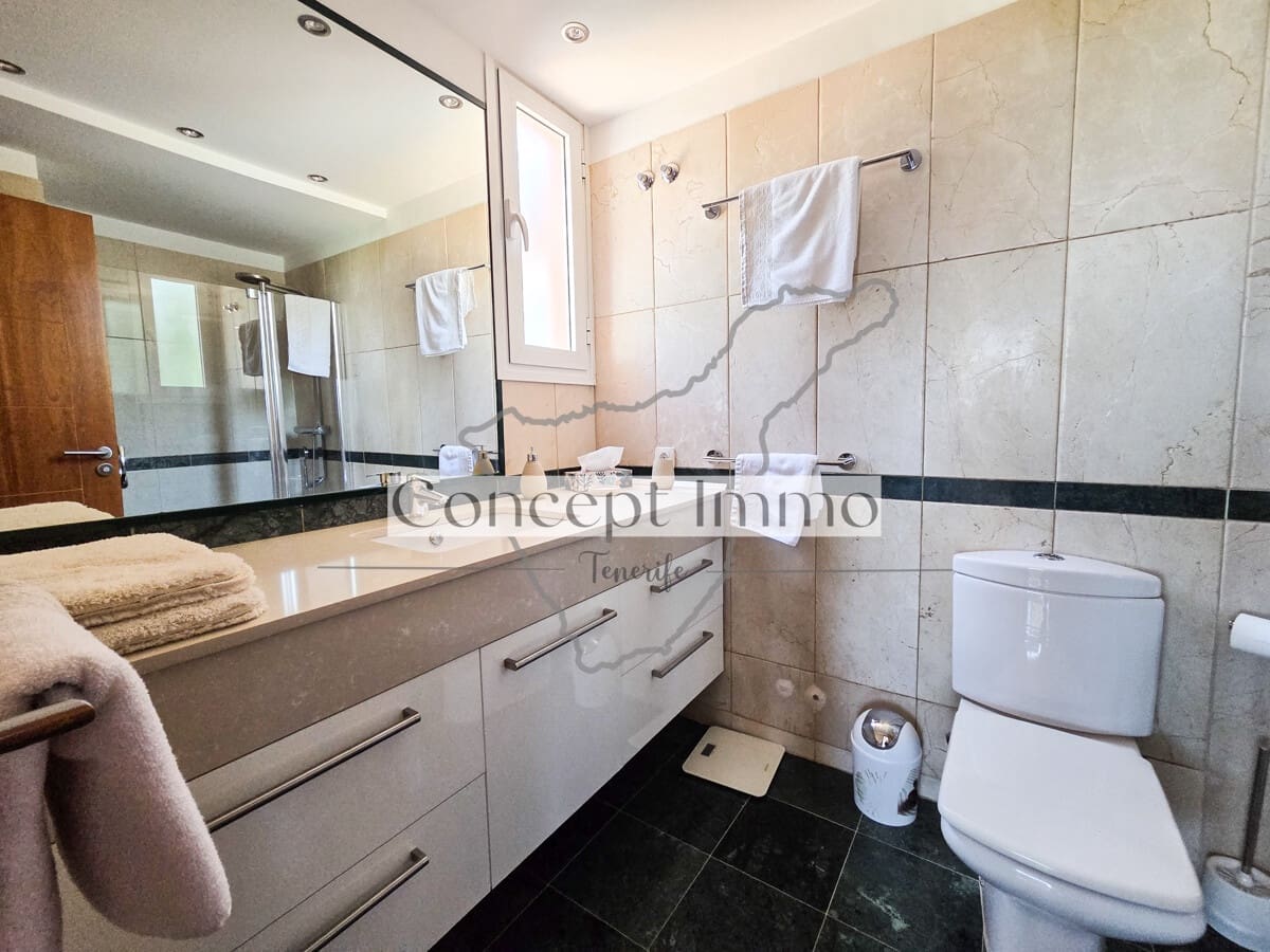 4 Zimmer Reihenhaus zu verkaufen in Costa Adeje mit Pool Garage - 1.350.000 € (Ref: 10033132)