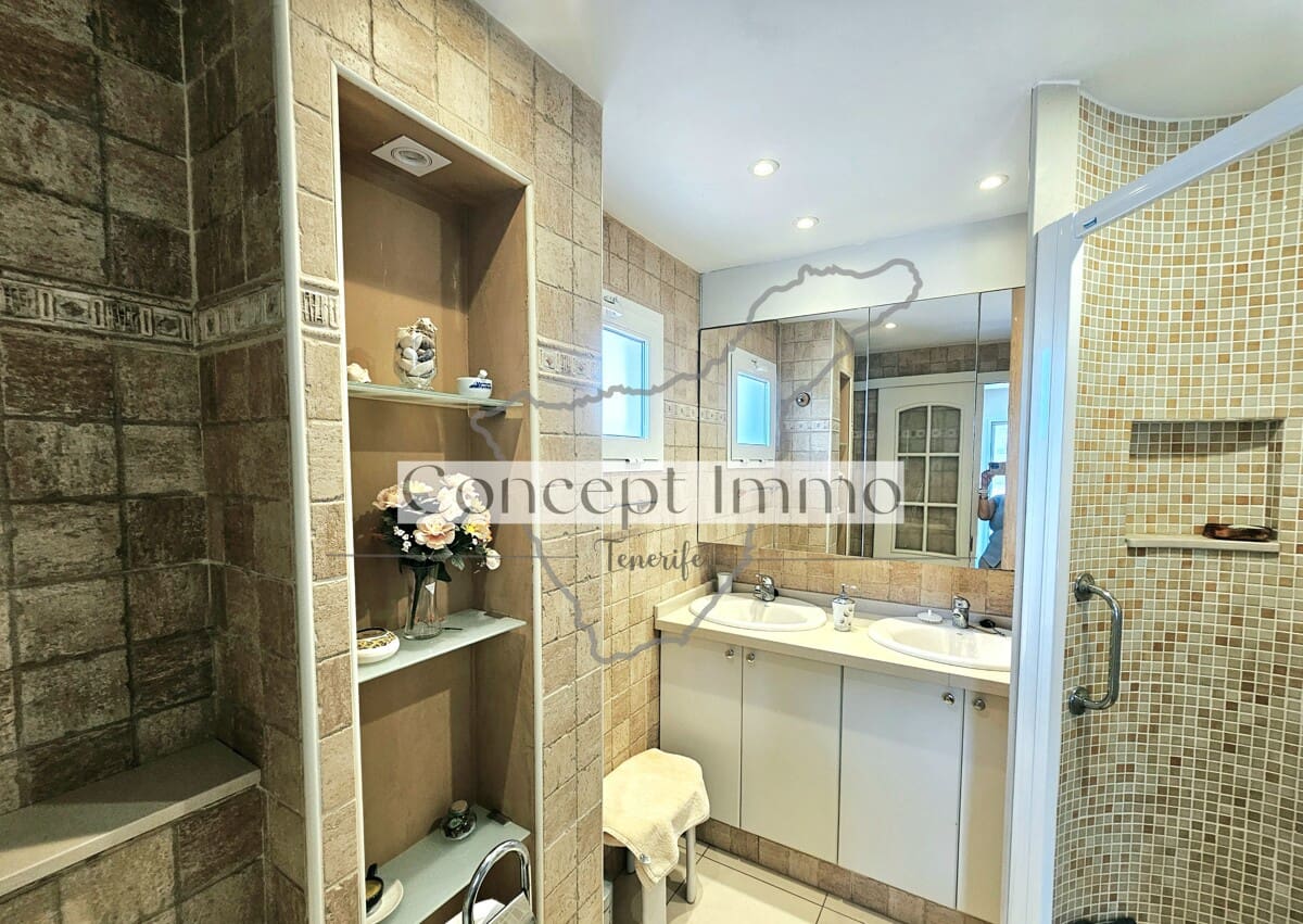 3 sypialnia Mieszkanie na sprzedaż w Los Cristianos z basenem - 429 000 € (Ref: 10099079)