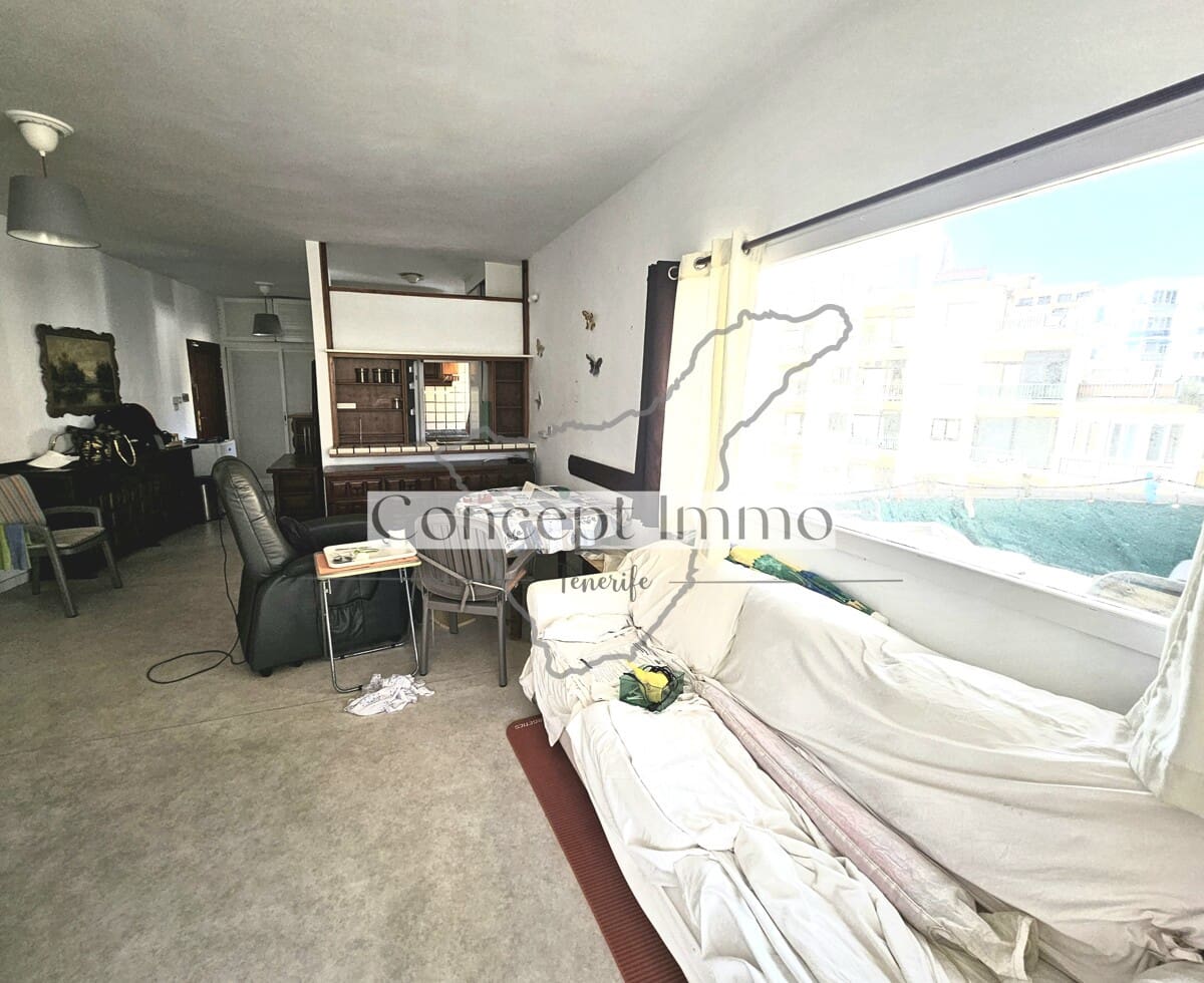 1 bedroom Flat for sale in Los Cristianos with garage - € 299,000 (Ref: 10103632)