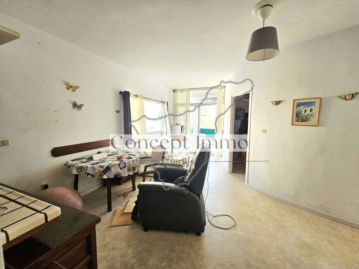 1 bedroom Flat for sale in Los Cristianos with garage - € 299,000 (Ref: 10103632)