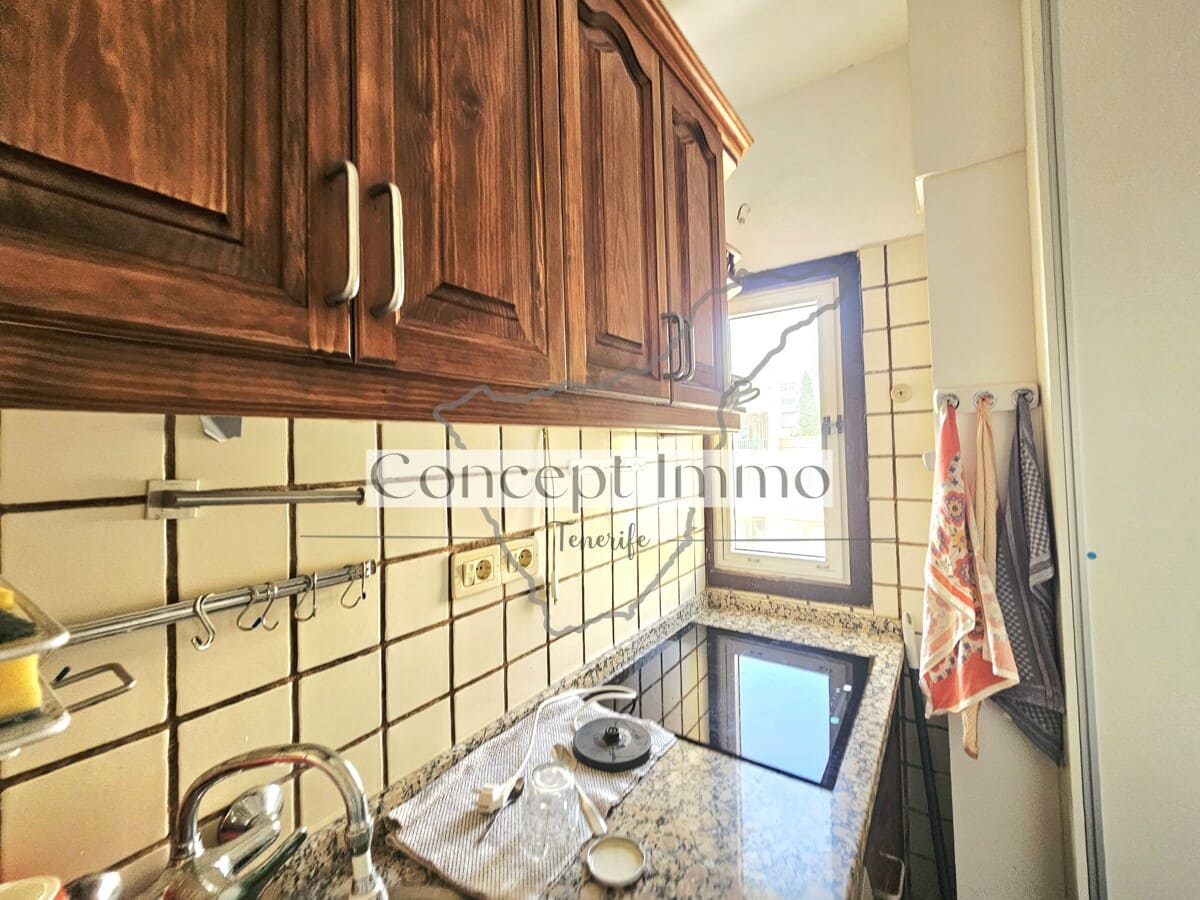 1 bedroom Flat for sale in Los Cristianos with garage - € 299,000 (Ref: 10103632)