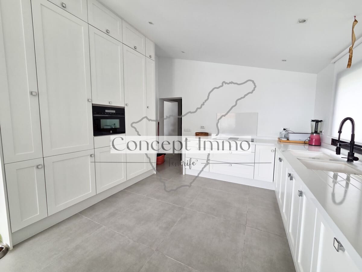 5 chambre Finca/Maison de Campagne à vendre à Santiago del Teide avec piscine garage - 1 950 000 € (Ref: 10112229)