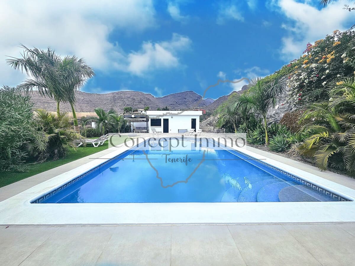 5 chambre Finca/Maison de Campagne à vendre à Santiago del Teide avec piscine garage - 1 950 000 € (Ref: 10112229)